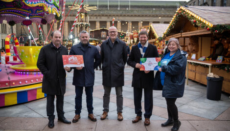 Christmas in the Square Delivering Community Benefits Hornes Dundee Bairns Cllr Mark Flynn Steven Rome Christmas in the Square Delivering Community Benefits Hornes Dundee Bairns Cllr Mark Flynn Steven Rome